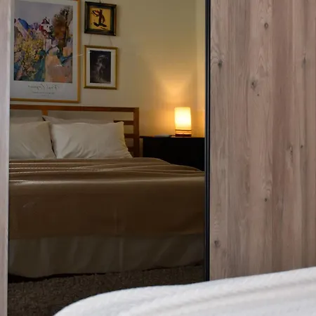 Ezra's In The Heart Of The City, Near Old Town Antalya