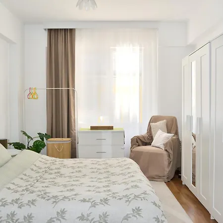 Ezra's In The Heart Of The City, Near Old Town * Antalya