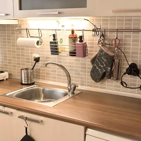 Ezra's In The Heart Of The City, Near Old Town *