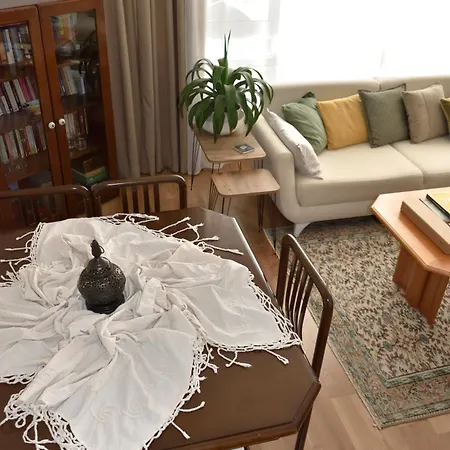 Ezra's In The Heart Of The City, Near Old Town * Antalya