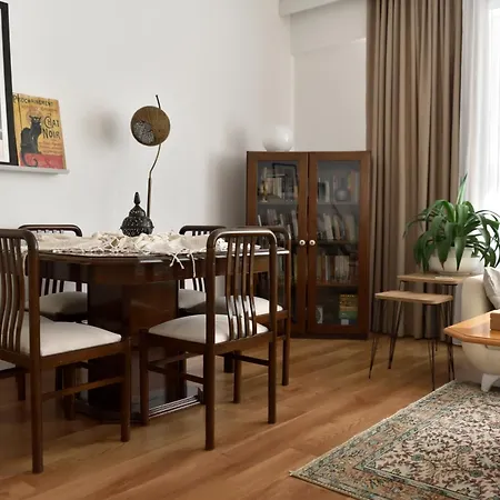 Ezra's In The Heart Of The City, Near Old Town * Antalya